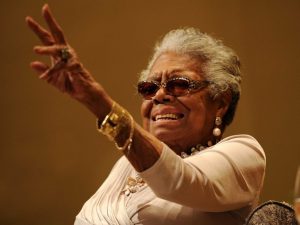  Nhà thơ Maya Angelou. Ảnh: AP.